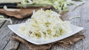 Salade de chou blanc, comté et jambon : recette facile et savoureuse