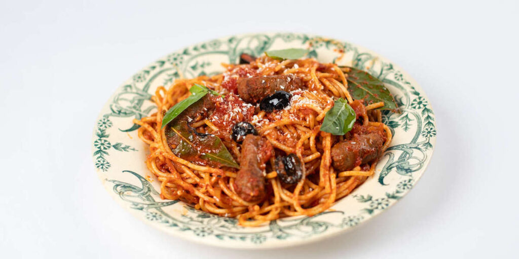 Recette facile : pâtes aux merguez pour un dîner savoureux