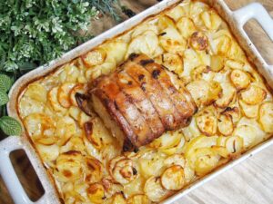 Rôti aux pommes de terre : recette facile et délicieuse