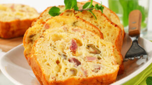 Recette facile de cake au jambon et fromage - Découvrez les étapes !