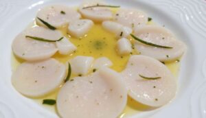 Tartare de Saint-Jacques au citron vert : recette fraîche et raffinée