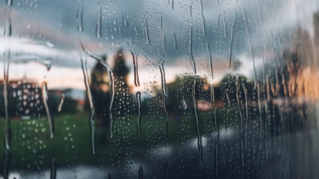 Ni brosses ni raclette : comment laver ses fenêtres en un clin d&rsquo;œil