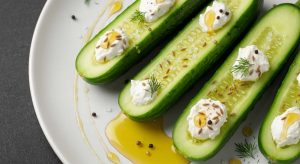 Concombre farci au chèvre : la recette savoureuse