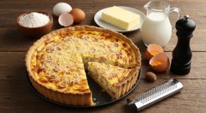 Quiche légère aux lardons de volaille et fromage : recette facile et savoureuse