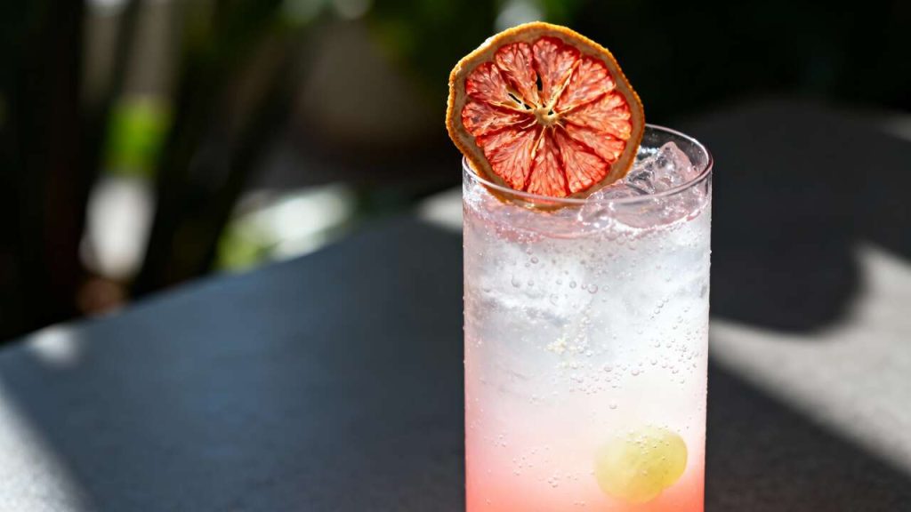 Cocktail léger pamplemousse et raisin : recette rafraîchissante