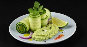 Roulés de Concombre au Caviar d'Avocat Léger