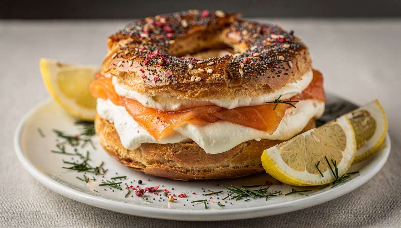 Paris-Brest au saumon fumé et fromage frais : recette gourmande