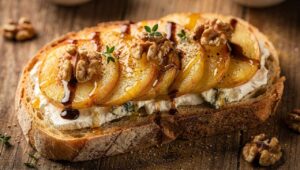 Tartine aux pommes caramélisées, fromage et noix : recette gourmande