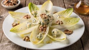 Salade d'endives, roquefort et noix : recette savoureuse à découvrir