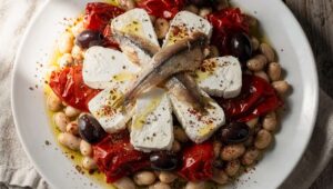 Salade Basque au Fromage de Brebis : recette Savoureuse