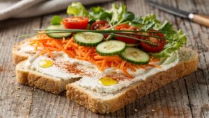 Recette de Sandwich Pain de Mie, crudités et Fromage Frais