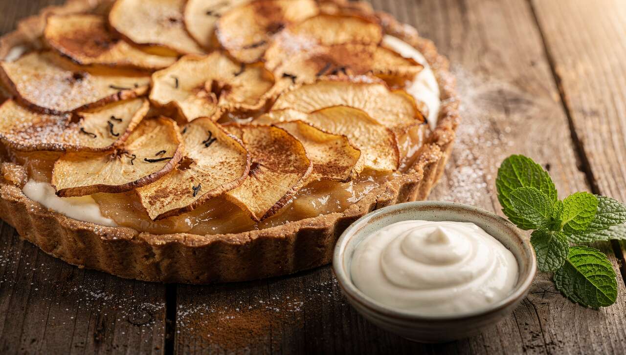 Tarte aux pommes légère à la crème : recette gourmande et facile