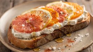 Recette : tartine aux agrumes et fromage frais