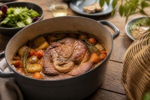 Pourquoi la rouelle de porc en cocotte reste un classique réconfortant même en plein cœur de l'été