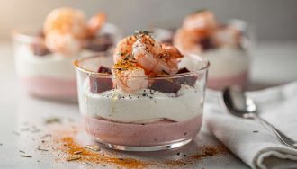 Verrines crevettes et mousse de betterave légère : recette fraîche et gourmande