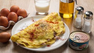Omelette au thon légère : recette facile et savoureuse