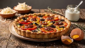 Recette de tarte aux légumes et fromage : facile et savoureuse