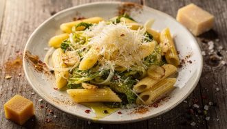 Recette de pâtes au chou vert et fromage savoureux